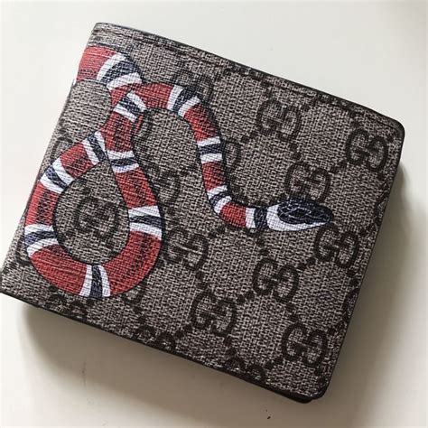 how to tell a fake mens gucci wallet|gucci men's wallet knockoff.